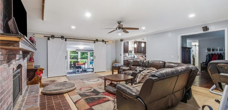4340 NW Gleason Road, Kansas City, MO 64151
