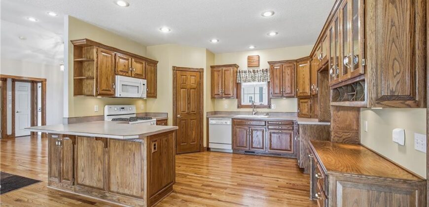 700 E 10th Street, Kearney, MO 64060