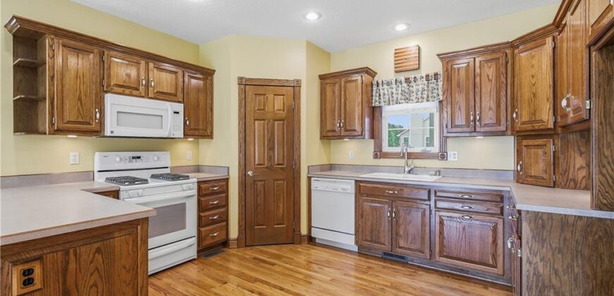 700 E 10th Street, Kearney, MO 64060
