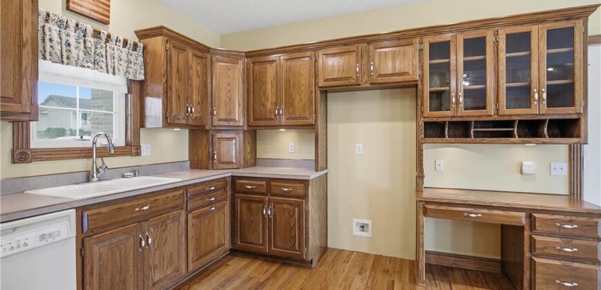 700 E 10th Street, Kearney, MO 64060
