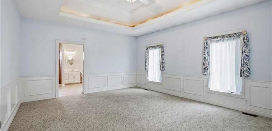 700 E 10th Street, Kearney, MO 64060