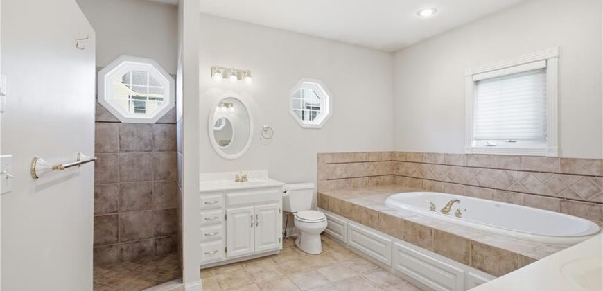 700 E 10th Street, Kearney, MO 64060