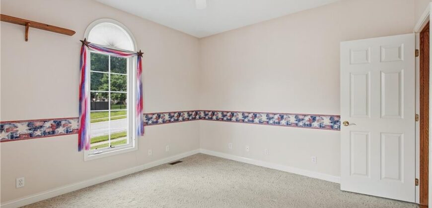700 E 10th Street, Kearney, MO 64060