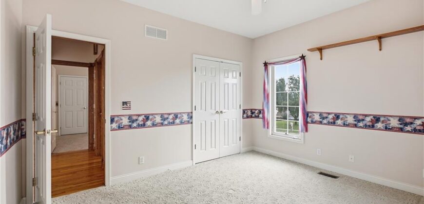 700 E 10th Street, Kearney, MO 64060