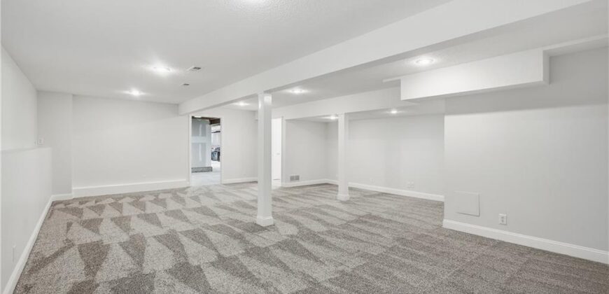 700 E 10th Street, Kearney, MO 64060