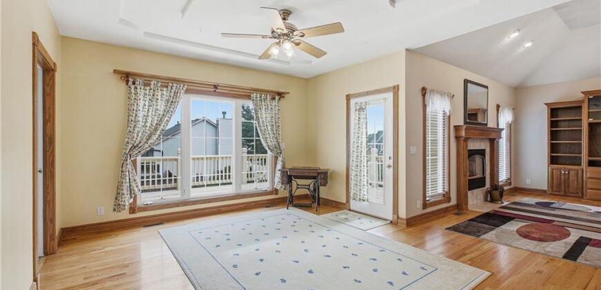 700 E 10th Street, Kearney, MO 64060