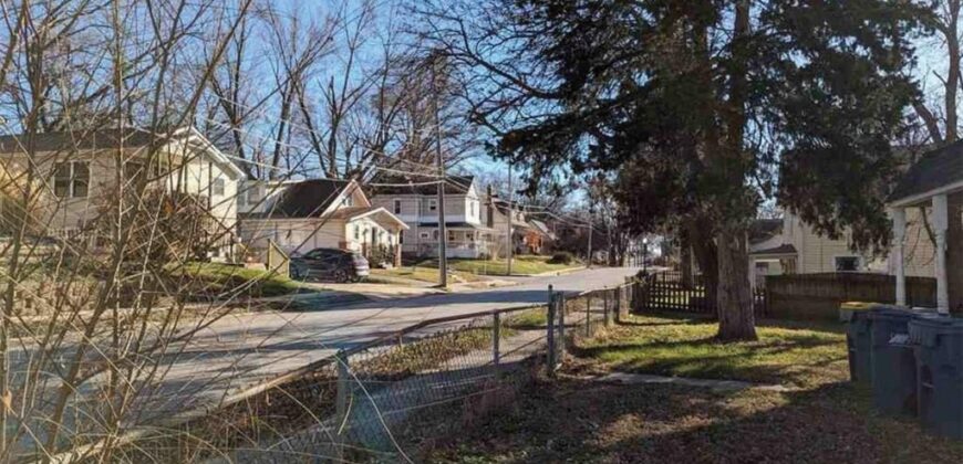 224 S Missouri Street, Liberty, MO 64068