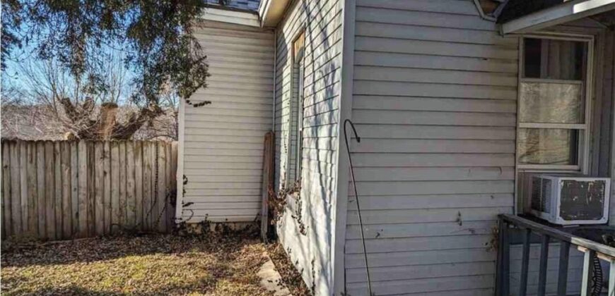 224 S Missouri Street, Liberty, MO 64068