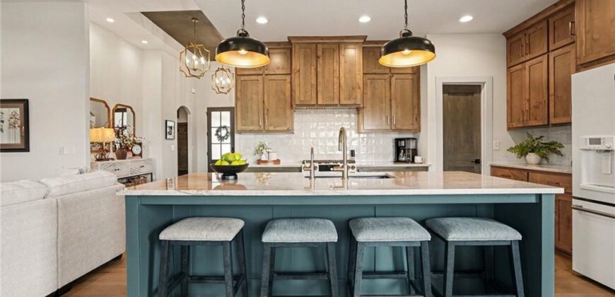 10200 River Hills Drive, Parkville, MO 64152