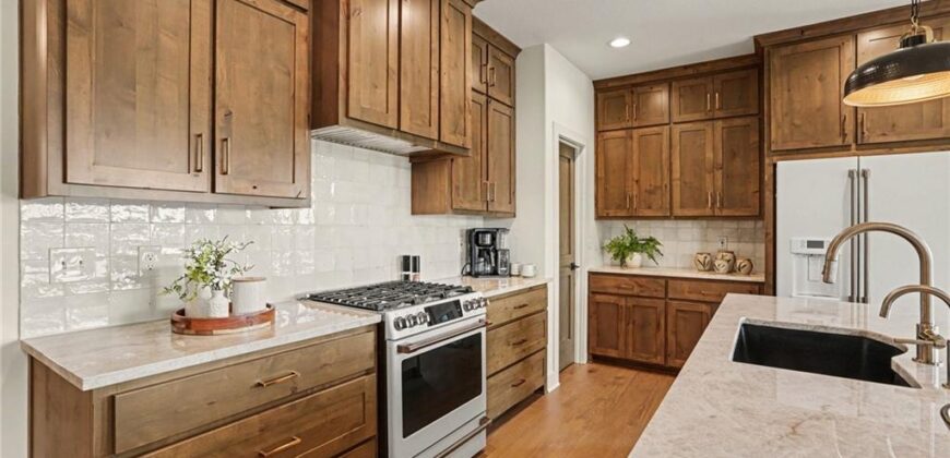 10200 River Hills Drive, Parkville, MO 64152