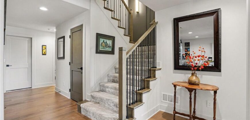 10200 River Hills Drive, Parkville, MO 64152