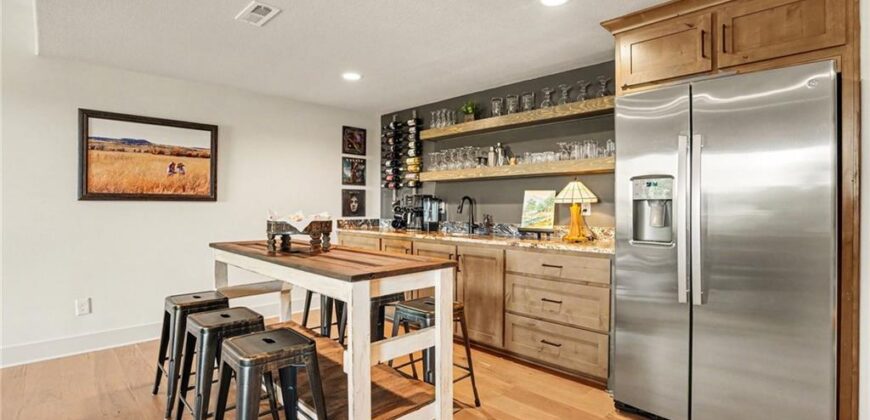 10200 River Hills Drive, Parkville, MO 64152