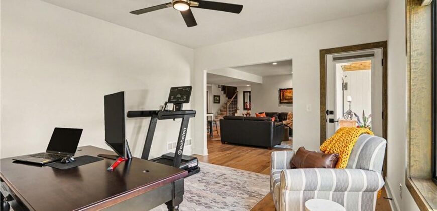10200 River Hills Drive, Parkville, MO 64152