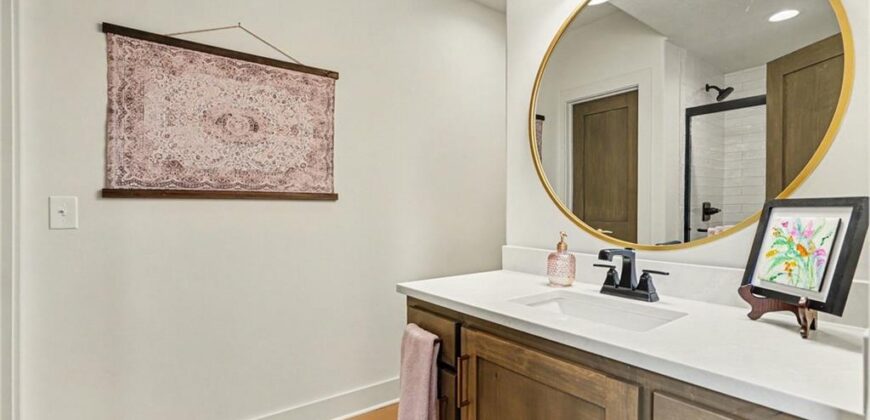 10200 River Hills Drive, Parkville, MO 64152
