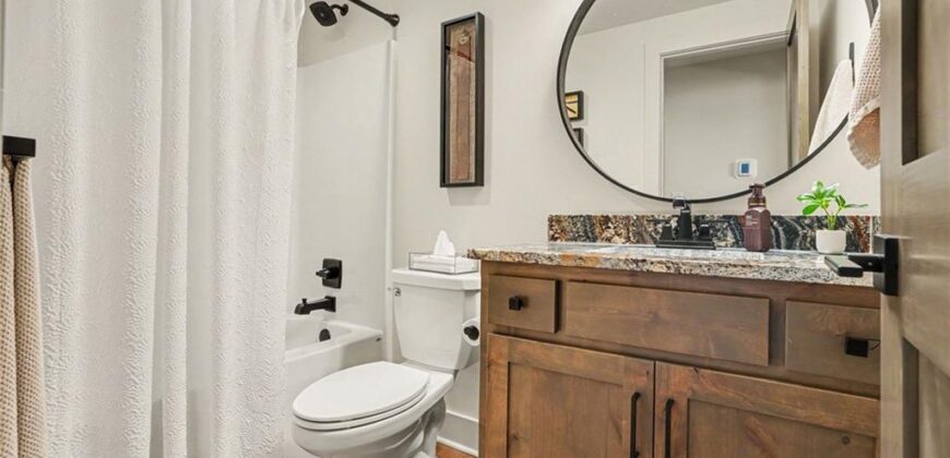10200 River Hills Drive, Parkville, MO 64152