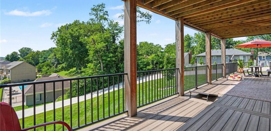 10200 River Hills Drive, Parkville, MO 64152
