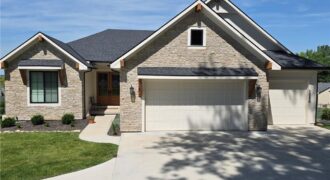 10200 River Hills Drive, Parkville, MO 64152