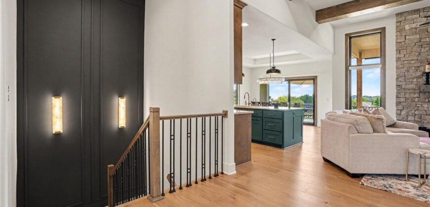 10200 River Hills Drive, Parkville, MO 64152