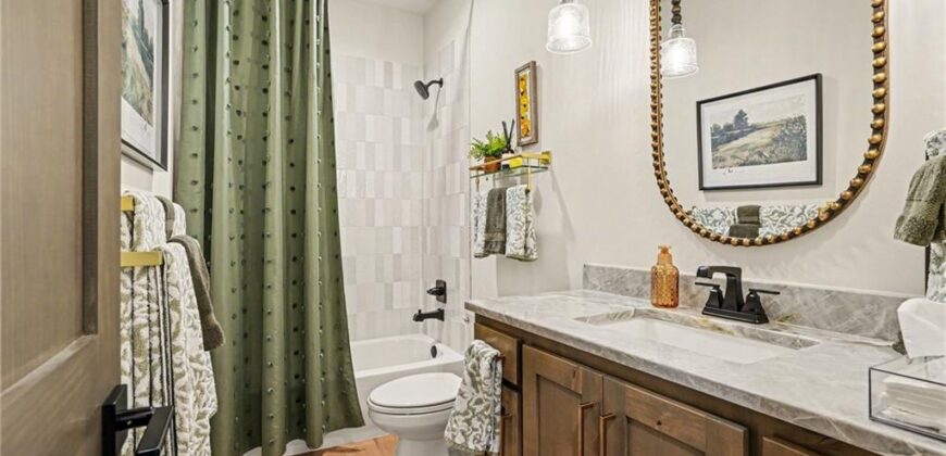 10200 River Hills Drive, Parkville, MO 64152