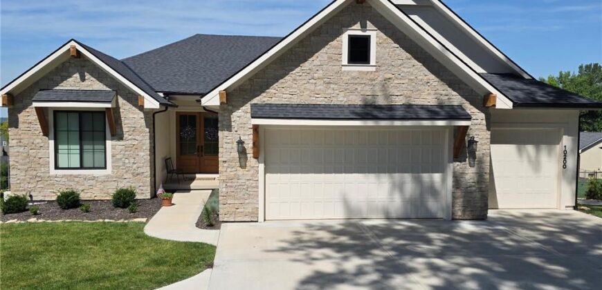 10200 River Hills Drive, Parkville, MO 64152