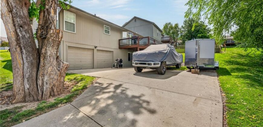 1867 Quail Ridge Drive, Liberty, MO 64068