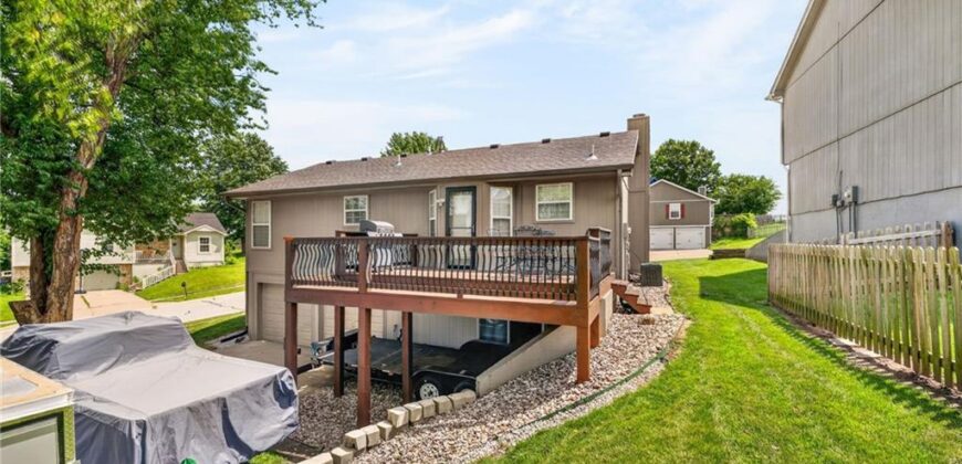 1867 Quail Ridge Drive, Liberty, MO 64068