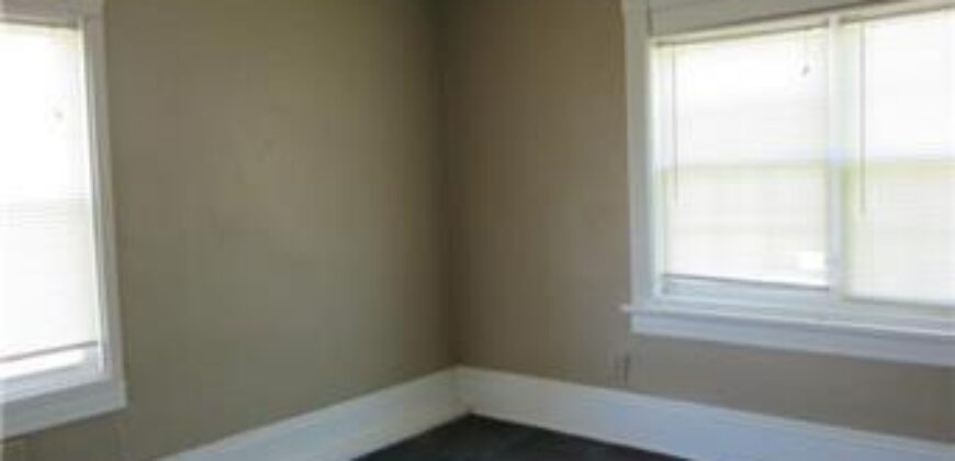 203 E Pine Street, Liberty, MO 64068