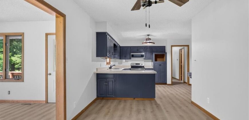 416 N US 169 Highway, Smithville, MO 64089