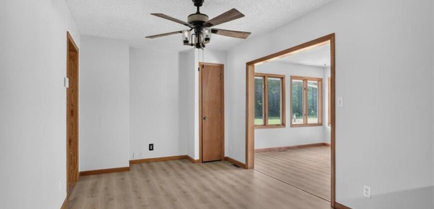 416 N US 169 Highway, Smithville, MO 64089