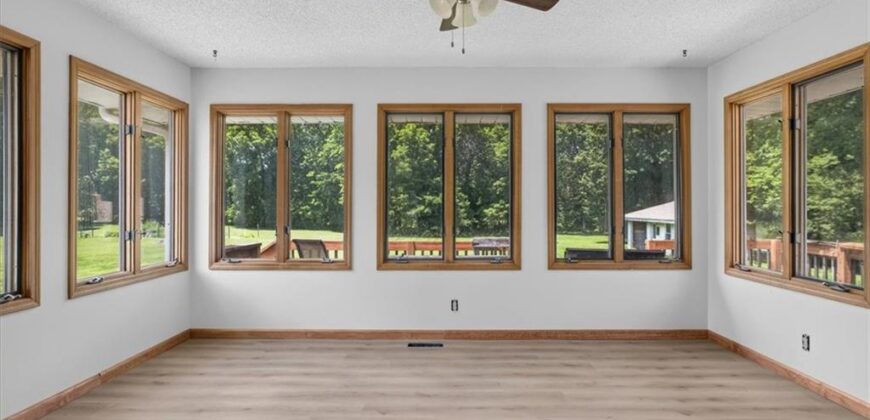416 N US 169 Highway, Smithville, MO 64089