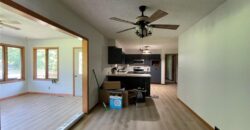 416 N US 169 Highway, Smithville, MO 64089