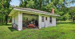 416 N US 169 Highway, Smithville, MO 64089