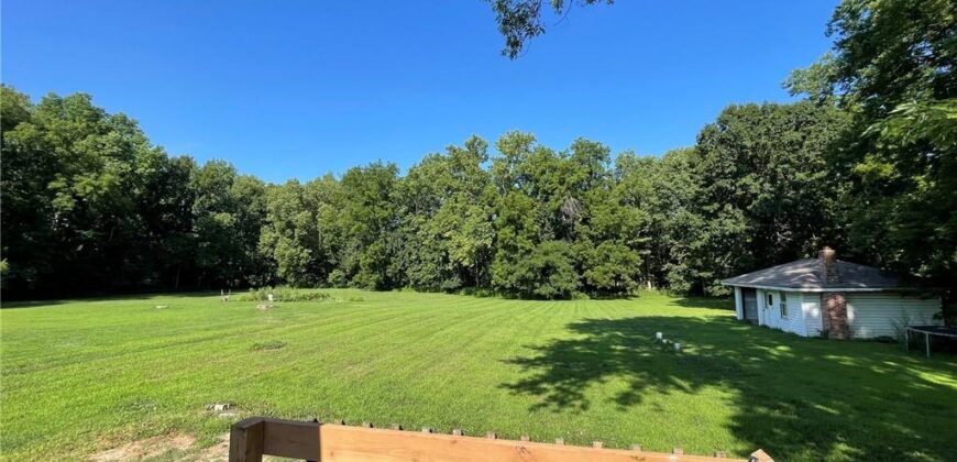 416 N US 169 Highway, Smithville, MO 64089