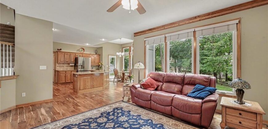 7805 N Rhode Avenue, Kansas City, MO 64152