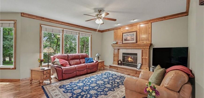 7805 N Rhode Avenue, Kansas City, MO 64152
