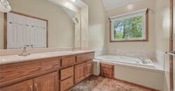7805 N Rhode Avenue, Kansas City, MO 64152