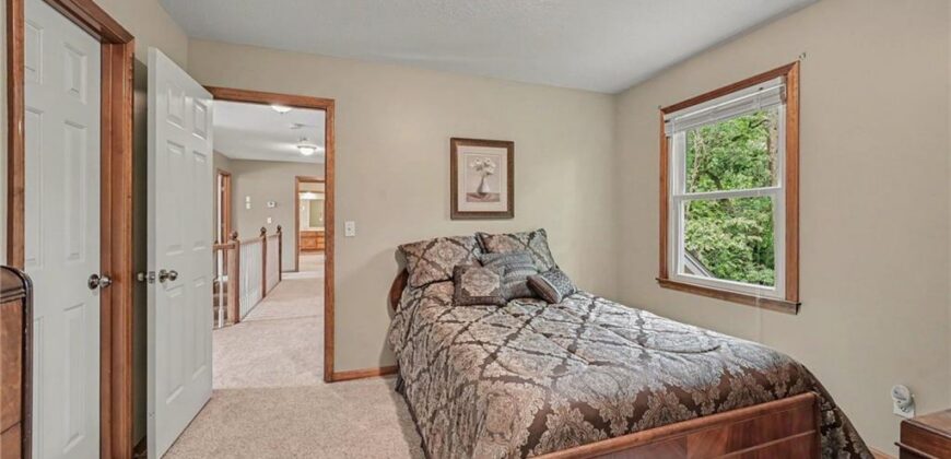 7805 N Rhode Avenue, Kansas City, MO 64152
