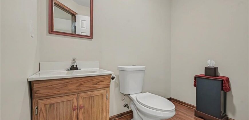 7805 N Rhode Avenue, Kansas City, MO 64152