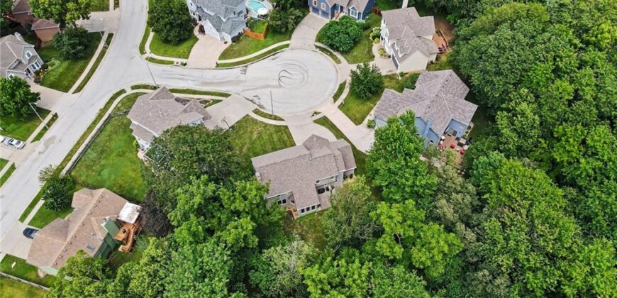 7805 N Rhode Avenue, Kansas City, MO 64152