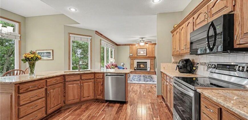 7805 N Rhode Avenue, Kansas City, MO 64152