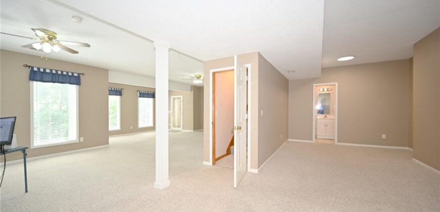 4921 N Washington Street, Kansas City, MO 64118