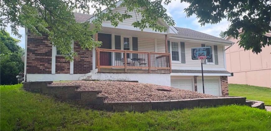 11 NW 101st Place, Kansas City, MO 64155