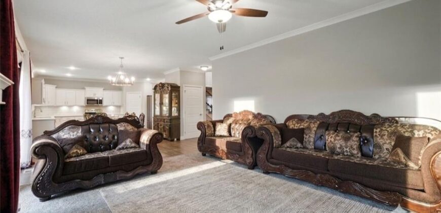 10838 N Bristol Avenue, Kansas City, MO 64156
