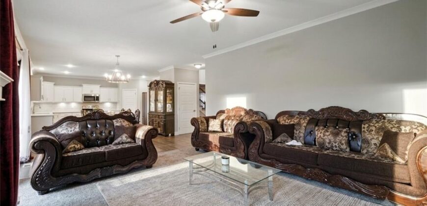 10838 N Bristol Avenue, Kansas City, MO 64156