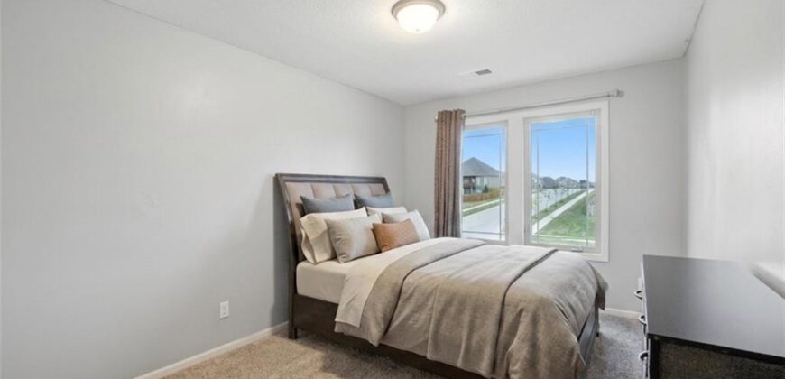 10838 N Bristol Avenue, Kansas City, MO 64156