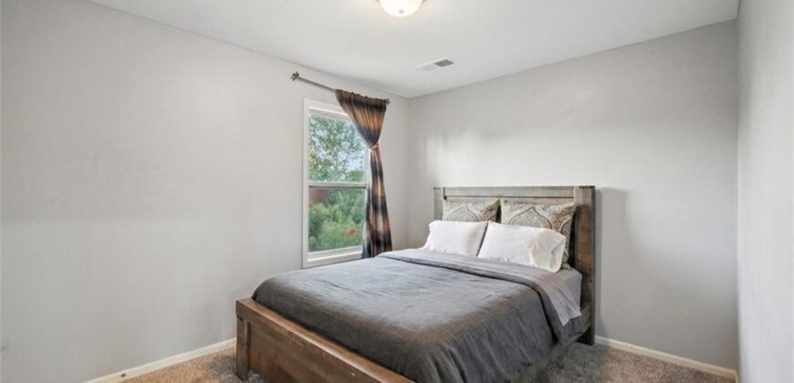 10838 N Bristol Avenue, Kansas City, MO 64156