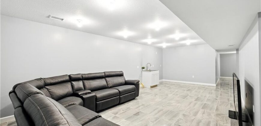 10838 N Bristol Avenue, Kansas City, MO 64156