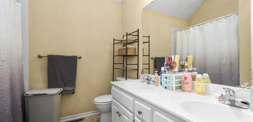 8812 N Cosby Avenue, Kansas City, MO 64154