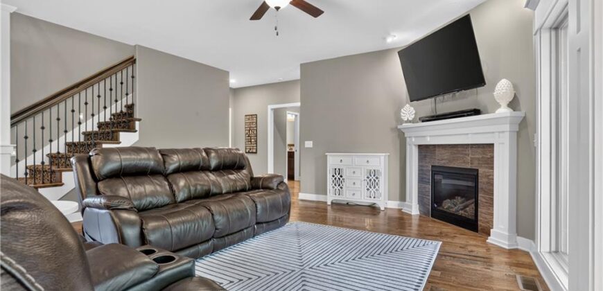 9220 N Dawn Avenue, Kansas City, MO 64154