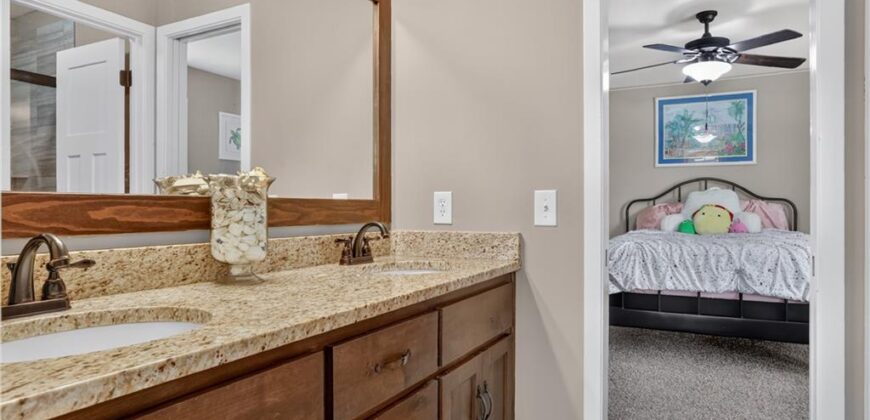 9220 N Dawn Avenue, Kansas City, MO 64154